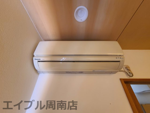 光市千坊台三丁目売家の冷暖房・空調設備|洋室のエアコンです