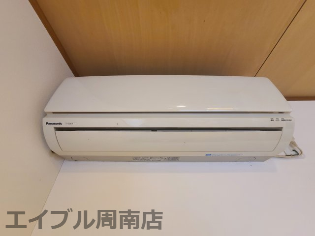 光市千坊台三丁目売家の冷暖房・空調設備|和室のエアコンです