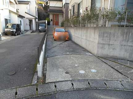 安佐北区落合１丁目の前面道路含む現地写真
