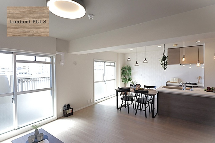 西つるみコーポの居間・リビング