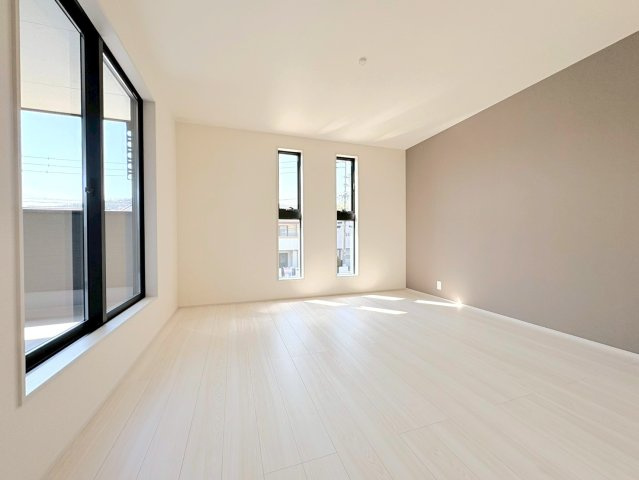 【商談中】リーブルガーデン　岐阜市日野南3丁目　全1区画分譲の寝室|すべての居室にはたっぷり収納できる大型のクローゼット、各室に２４時間換気システムを設置しています。
排気ファンから低風量で24時間強制排気し、家の中の空気をいつも新鮮に保ちます。
