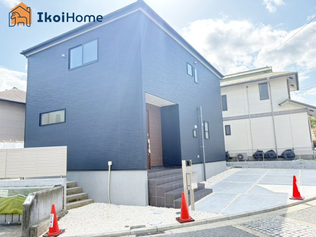 神戸市西区竹の台3丁目6期　新築戸建の駐車場|【ホームページに現地動画掲載中】●年中無休：当日予約可●お車並列で3台駐車可能！バイク自転車も可！