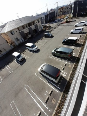 【駐車場】 | グラン・アビタシオン | カースペースがあります