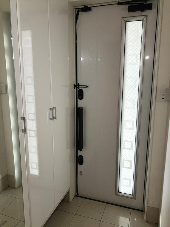 緑が丘戸建の玄関