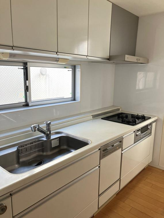 緑が丘戸建のキッチン