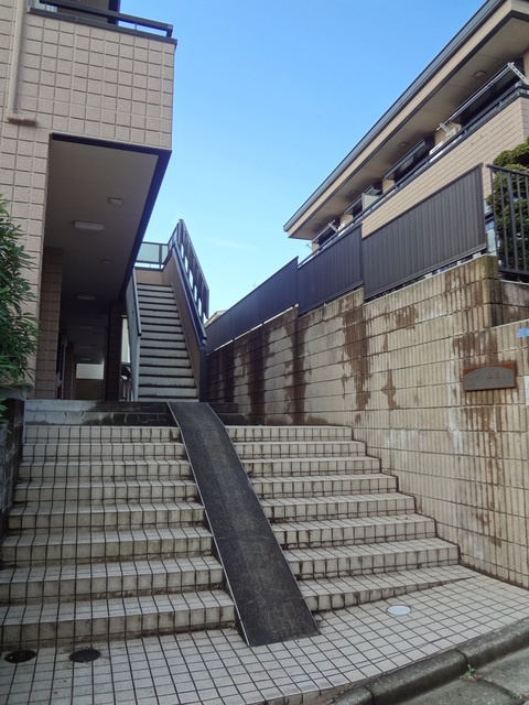 シオン山王２のエントランス|★広々エントランス★