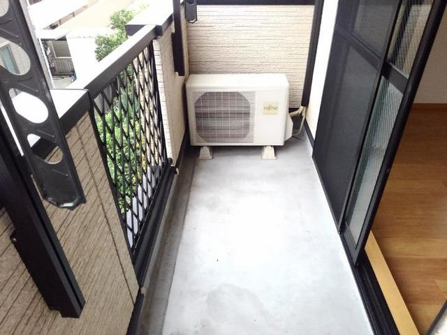 ファミリエ－ルのバルコニー|お洗濯にも便利なバルコニー付き