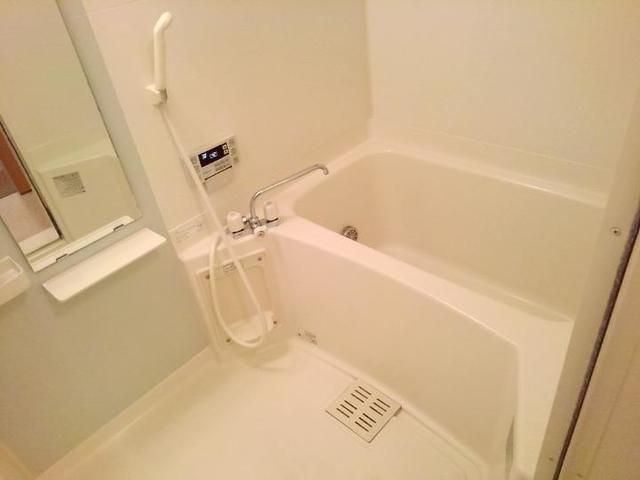 ファミリエ－ルの浴室|落ち着いた空間のお風呂です