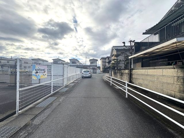桜井市西之宮　土地の前面道路含む現地写真