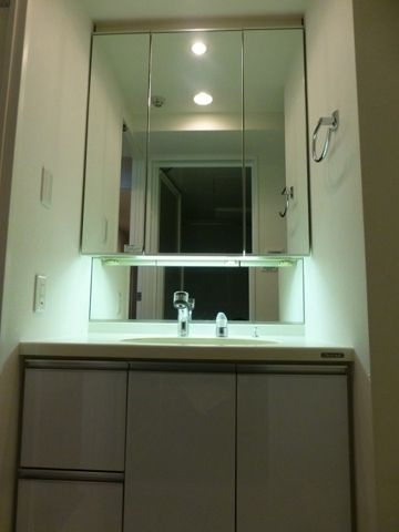 レジディア三軒茶屋Ⅱの独立洗面台