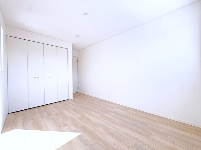 新築戸建・新築建売　福島市飯坂町湯野第7　湯野小・西根中の洋室|全居室収納完備！収納が多いとお部屋もスッキリします！
