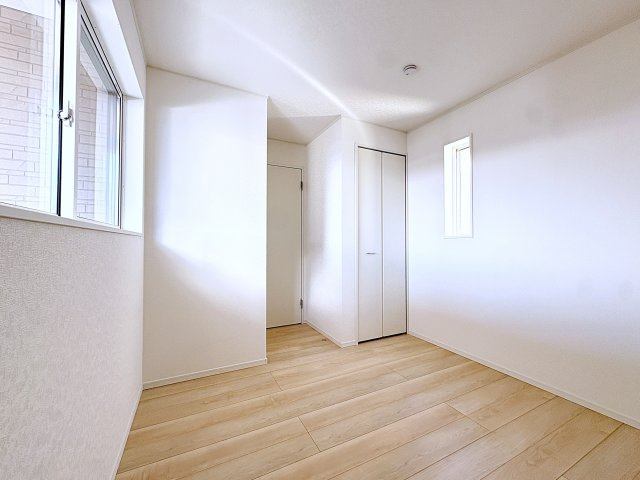 新築戸建・新築建売　福島市飯坂町湯野第7　湯野小・西根中の洋室|陽当たりが良い洋室はくつろぎのプライベート空間！