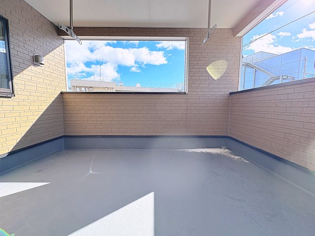 新築戸建・新築建売　福島市飯坂町湯野第7　湯野小・西根中のバルコニー|インナーバルコニーなので急な天候不良でも安心です！