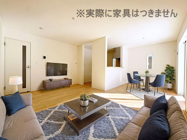 新築戸建・新築建売　福島市飯坂町湯野第7　湯野小・西根中の居間・リビング|画像はAI加工による演出で、実際の家具は付きません。