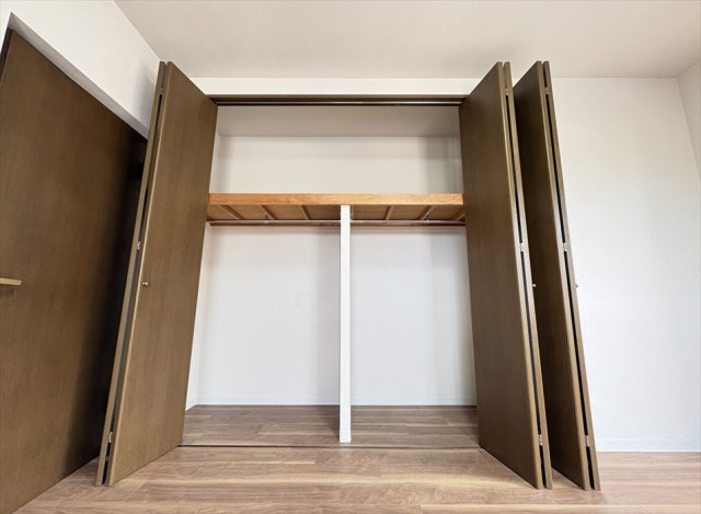 【収納】 | シャレール新座　(志木本店) | クローゼットには仕切りが付いているので種類ごとに分類でき、取り出しやすさも良好です。