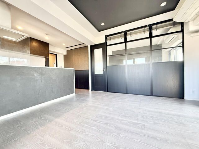 ウィンザーハイム南砂の居間・リビング