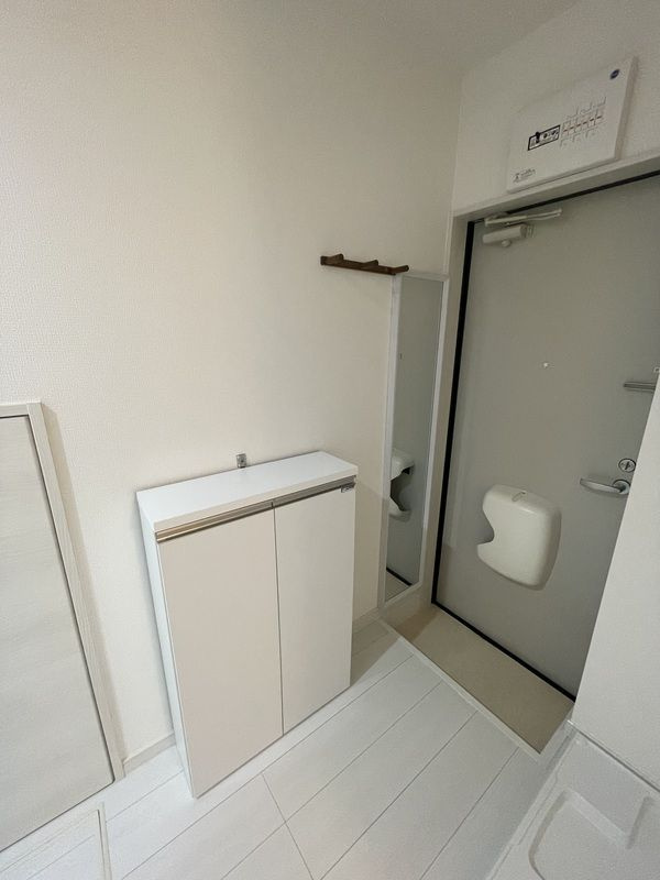 フローラメゾン北大塚の玄関