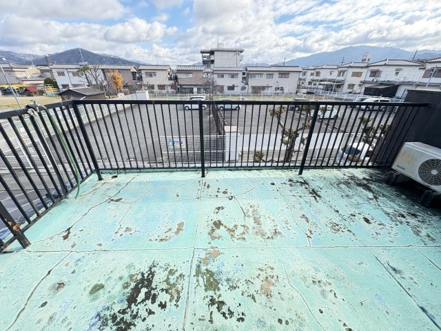 桜井市西之宮のバルコニー|暖かな日差しのふりそそぐバルコニー