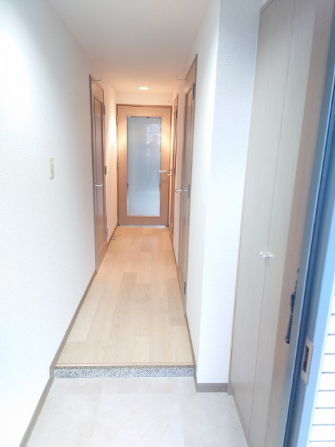 SS八木ハイツの玄関