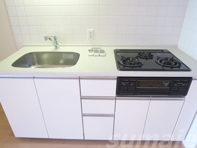 エスティメゾン王子のキッチン|☆グリル付き３口ガスコンロのシステムキッチンです☆