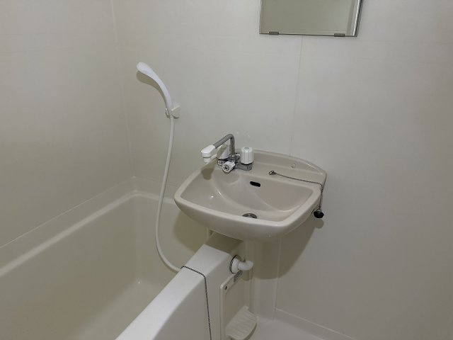 レオパレススミレの浴室|きれいなお風呂です