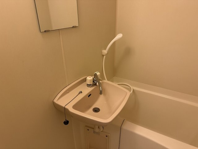 レオパレスシエルの浴室|お風呂で日々の疲れを落としましょう