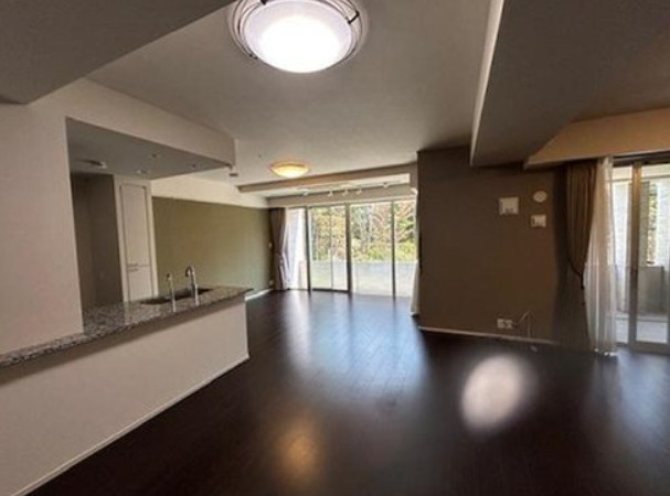 プラウド芦屋平田町の居間・リビング|LDK約29.1帖あり