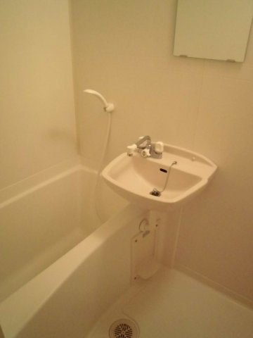 レオパレスユーアイの浴室|日々の疲れを癒すお風呂付です