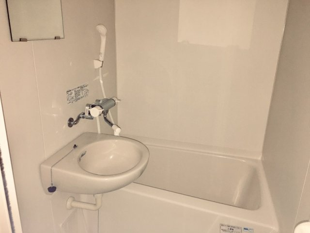 レオパレスＮＡＮＡＫＩＩの浴室|お風呂で日々の疲れを落としましょう