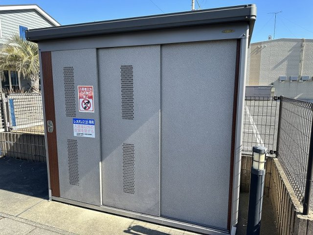 レオパレスカレーラ藤富のその他|入居者様専用ゴミ庫となります