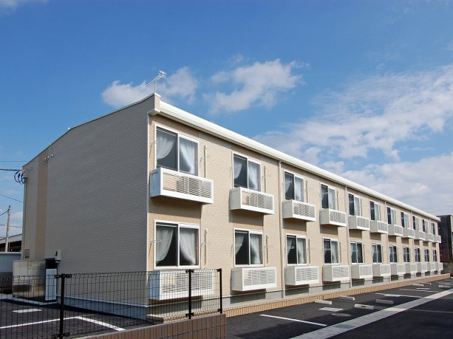 レオパレスカレーラ藤富の外観|きれいな外観です