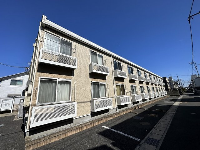 レオパレスカレーラ藤富の外観|外観は落ち着いています