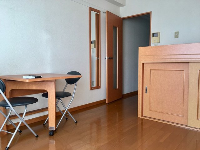 レオパレスＯＩビル　Ｕｎｉｏｎの居間・リビング|Bタイプ 号室により、間取りや備品は異なる場合があります。
