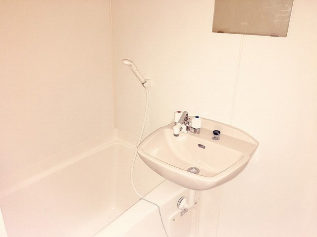 レオパレスＯＩビル　Ｕｎｉｏｎの浴室|お風呂です