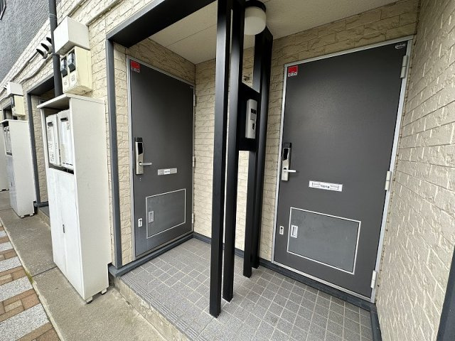 レオパレス太陽の玄関|毎日通る玄関はこちらです