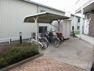レオパレスフローレ２００２のその他|駐輪場
