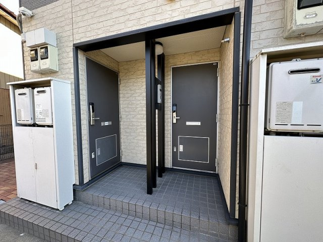レオパレスリアンの玄関|落ち着いた玄関です