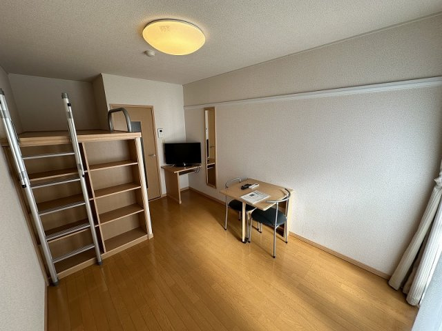 レオパレス中今泉の居間・リビング|おしゃれなリビングです