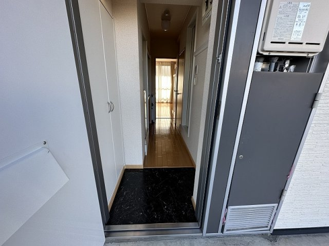 レオパレス中今泉の玄関|毎日通る玄関はこちらです