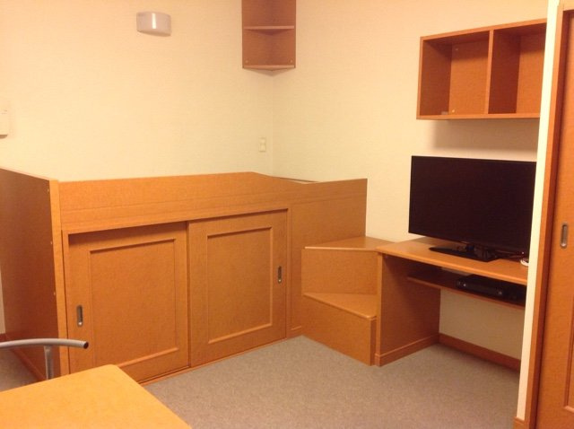 レオパレスシーサーの寝室|開放的な寝室です