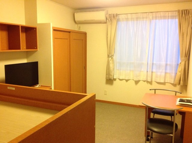 レオパレスシーサーの居間・リビング|リビングです