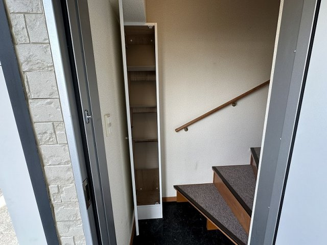 レオパレスシーサーの玄関|きれいな玄関です