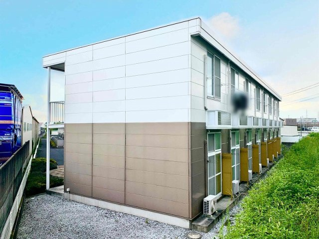 レオパレスフローレ２００２の外観|外観もきれいです