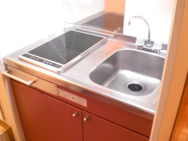 レオパレスフローレ２００２のキッチン|お料理しやすいキッチンです