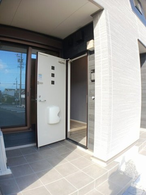 【玄関】 | ヒカルサ豊橋東田町Ⅱ | きれいな玄関です