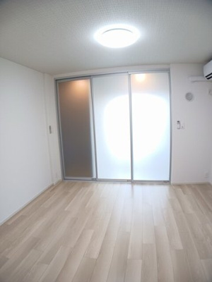 【内装】 | ヒカルサ豊橋東田町Ⅱ | 明るい色調の室内です