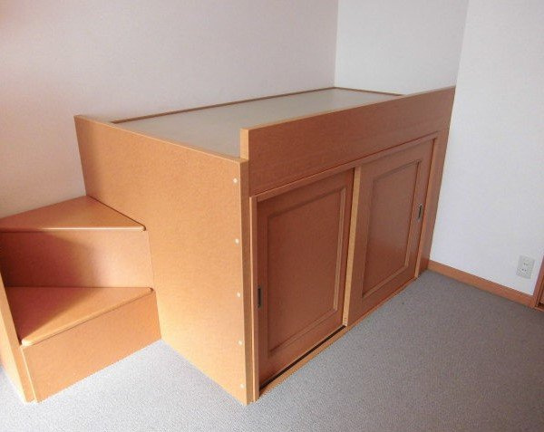 レオパレスシャトーヒライデの寝室|落ち着いた色調の寝室です