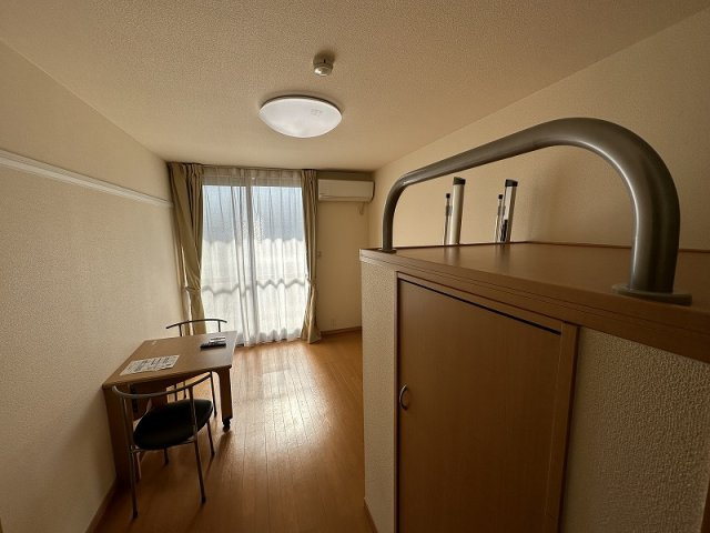 レオパレスシフォンの居間・リビング|ゆったり過ごせる居間です