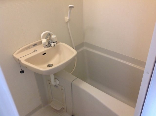 レオパレスシフォンの浴室|日々の暮らしに欠かせないお風呂です