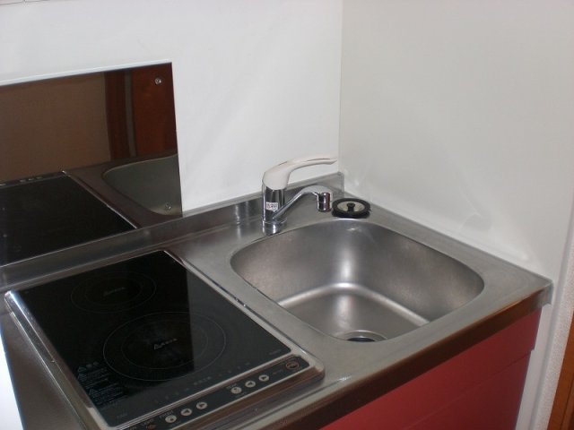 レオパレスメゾンＴ　Ａのキッチン|お料理しやすいキッチンです